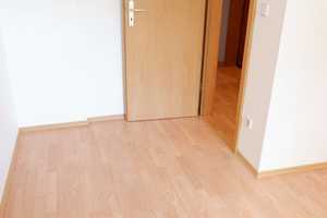 Küche mit Zugang zum Balkon - Laminat - Wanne - frei ab 1.4.25 – Mosenstraße 5, 9130 Chemnitz – Vorschaubild 17