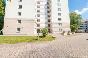 Über den Dächern des Münchner Südostens – 4 Zimmer mit Südbalkon und eigener Garage – 81549 Obergiesing, München – Vorschaubild 16