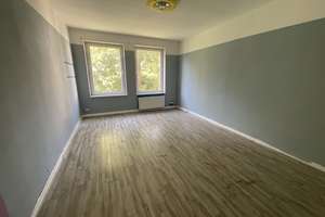 Frisch renovierte 4 Zimmerwohnung DG