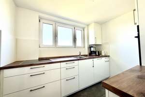 Attraktive 3-Zimmer-Wohnung mit Südbalkon in ruhiger Feldrandlage – Ottmarsheimer Straße 28, 70439 Stammheim-Mitte, Stuttgart – Vorschaubild 3