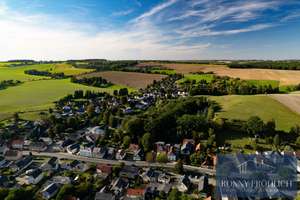 familienfreundliches Einfamilienhaus + zwei Garagen + pflegeleichtem Grundstück in Teichwolframsdorf – Die vollständige Adresse der Immobilie erhältst du vom Anbieter., 7987 Teichwolframsdorf – Vorschaubild 4