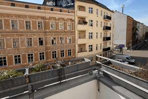 Charmante und helle 2-Zimmer Wohnung im sanierten Altbau mit großzügiger Wohnküche und Balkon – Die vollständige Adresse der Immobilie erhältst du vom Anbieter., 10119 Prenzlauer Berg, Berlin – Vorschaubild 12