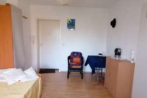 1 Zimmer, Bad, Balkon,Ruhig, HBF nähe