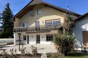 Gepflegtes Zweifamilienhaus, Oase nähe FFM, sofort Verfügbar – Taunusstraße 15, 61138 Niederdorfelden – Vorschaubild 1