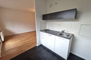 1-Zimmer-Wohnung mit Balkon und Einbauküche – Ringstraße 91, 4209 Grünau-Mitte, Leipzig – Vorschaubild 1