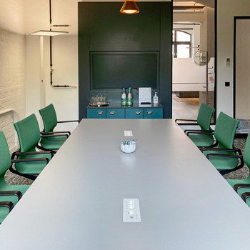 Privater Büroraum für 4 Person in Regus Leuchtenfabrik