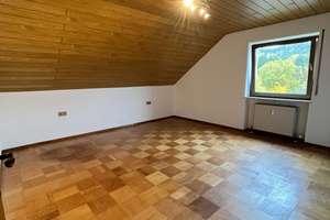 Charmante Dachgeschosswohnung mit Fernblick in Neunburg vorm Wald zu vermieten – Die vollständige Adresse der Immobilie erhältst du vom Anbieter., 92431 Neunburg vorm Wald – Vorschaubild 9