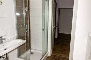 Hochwertig sanierte Altbauwohnung mit Südbalkon in zentraler Lage von Berlin-Friedrichshain – Matternstraße 15, 10249 Friedrichshain, Berlin – Vorschaubild 9
