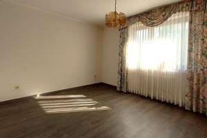 ! Reserviert !  Gepflegtes Reihenmittelhaus in Bremen-Kirchhuchting von privat – Die vollständige Adresse der Immobilie erhältst du vom Anbieter., 28259 Kirchhuchting, Bremen – Vorschaubild 11