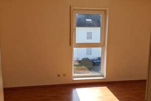 Helle 3-Zimmer Dachgeschosswohnung mit Balkon in Mainz-Ebersheim – Die vollständige Adresse der Immobilie erhältst du vom Anbieter., 55129 Ebersheim, Mainz – Vorschaubild 5