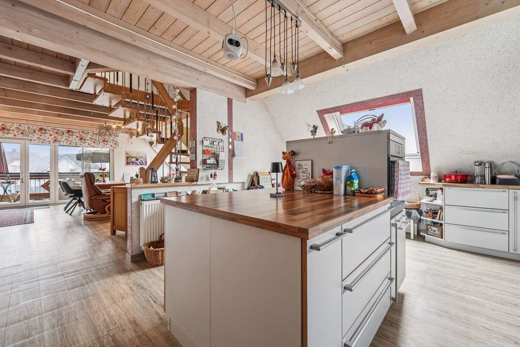 Immobilie in Gößweinstein - Provisionsfrei – 
Ideal für ein Mehrgenerationen-Konzept – 
Modernes Haus mit 2 Wohnungen - Bild 1