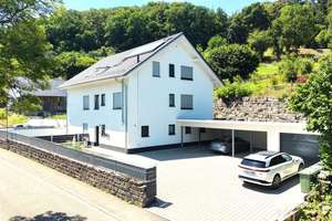 Exklusives Neubau-3-Familienhaus! Effizienz trifft auf hochwertige Wohnqualität! - FALC Immobilien – Die vollständige Adresse der Immobilie erhältst du vom Anbieter., 74639 Zweiflingen – Vorschaubild 2