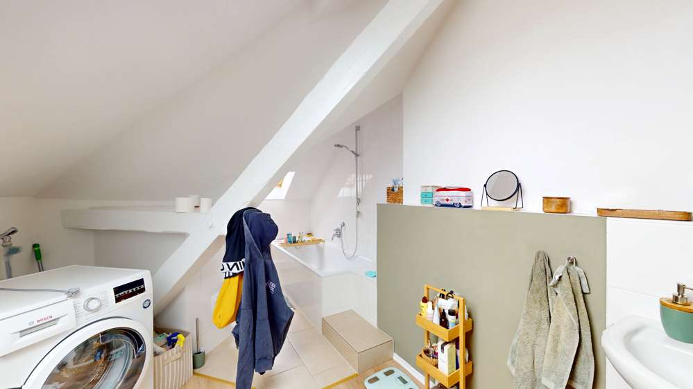 Immobilie in Gau-Algesheim - Gemütliche und moderne 2ZKB Dachgeschosswohnung  zum Kauf in zentraler Lage von Gau-Algesheim - Bild 0