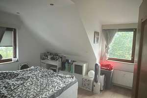 Wohnen mit Charakter: 2-Zimmer-Dachgeschosswohnung in Köln-Pesch – Elisabethstraße 9, 50767 Pesch, Köln – Vorschaubild 2