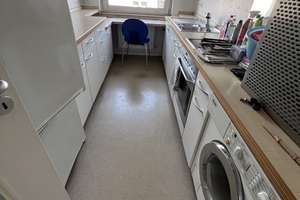 Köln-Rodenkirchen, 2 Zimmer, EBK, große Loggia, Duschbad, Keller.... perfekt! – 50996 Rodenkirchen (Ortsteil), Köln – Vorschaubild 6