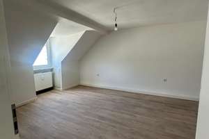 Traumhaftes Dachgeschoss-Zuhause mit 50 m² – zentral gelegen in Bochum – Uhlandstraße 8, 44791 Gleisdreieck, Bochum – Vorschaubild 3