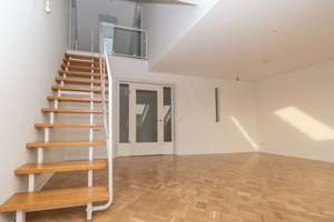 AUSBLICK ÜBER LEIPZIG // Traumhaft helle Maisonette-Wohnung mit Galerie & Gästebad in Bestlage