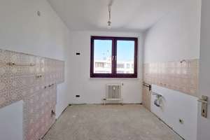 Freie großzügige 3-Zimmer-Wohnung mit Westloggia und Fahrstuhl nur 300 Meter vom Kudamm! – Die vollständige Adresse der Immobilie erhältst du vom Anbieter., 10629 Charlottenburg, Berlin – Vorschaubild 6