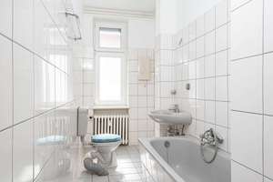 Vermietete 4-Zimmer-Altbauwohnung mit Balkon - großzügige Kapitalanlage in Charlottenburg – Brauhofstraße 15, 10587 Charlottenburg, Berlin – Vorschaubild 5