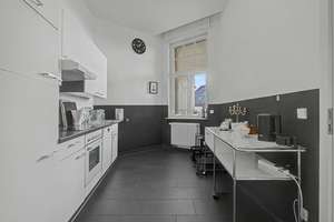 Außergewöhnliche Altbauwohnung mit mehr als 280 m² in der Karlsruher Weststadt – Die vollständige Adresse der Immobilie erhältst du vom Anbieter., 76133 Weststadt, Karlsruhe – Vorschaubild 28