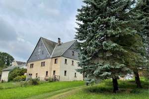 Großes Wohnhaus mit Nebengelaß in Bertsdorf – Die vollständige Adresse der Immobilie erhältst du vom Anbieter., 2763 Zittau – Vorschaubild 1