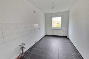 „Einziehen und abschalten: Großzügige 2-Zimmer-Wohnung mit Duschbad.“ – An der Kotsche 20, 4207 Leipzig – Vorschaubild 1