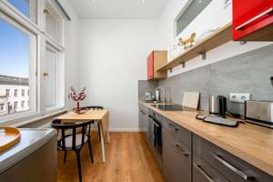 Voll möbliertes City-Apartment in modernisiertem Altbau - 4. OG mit Balkon & Fahrstuhl – Die vollständige Adresse der Immobilie erhältst du vom Anbieter., 10717 Wilmersdorf, Berlin – Vorschaubild 7
