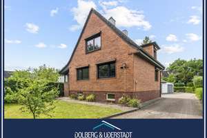 Frei verfügbar ! Gepflegtes Einfamilienhaus mit Vollkeller und Nebengebäude & Garage für 2 Fahrzeuge