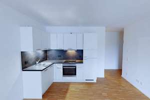 Offene Küche und Terrasse – 2-Zimmer-Wohnung im LUI Spandau – Grünhofer Weg 42, 13581 Spandau (Ortsteil), Berlin – Vorschaubild 2