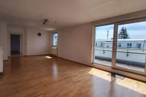 Moderne Dachwohnung ohne Schrägen - 3 Balkone & viel Licht in Schwaig