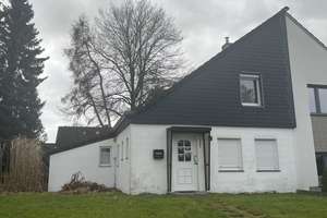 Wohnen mit Charakter: Doppelhaushälfte in Düsseldorf-Urdenbach – Die vollständige Adresse der Immobilie erhältst du vom Anbieter., 40593 Urdenbach, Düsseldorf – Vorschaubild 2