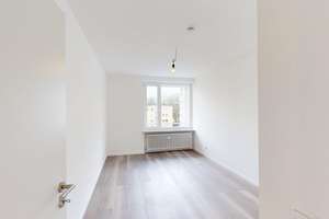 Erstbezug nach Top-Sanierung! 3 Zi. Wohnung mit EBK, Balkon & TG-Stellplatz in Bogenhausen-Denning – Warthestraße 14, 81927 Englschalking, München – Vorschaubild 5