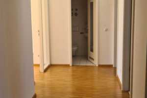EIN TRAUM - lichtdurchflutet, sonnig, ruhig: 3-Zi-Wohg, S-W.-Balkon Moos.. - prov.frei – Bautzener Str. 28, 80997 München – Vorschaubild 2