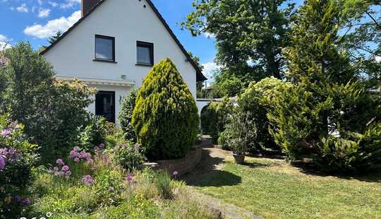 Bild von Einfamilienhaus mit traumhaftem Garten in Bestlage von Obertshausen im Ortsteil Hausen