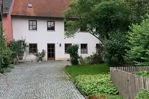 Großzügiges Einfamilienhaus mit Garten und Garage zu vermieten. – Regensburg (Kreis) – Vorschaubild 2