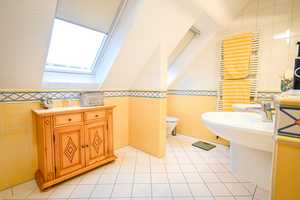 *** Traumhafter Garten mit Traumhaus ***
Eltern und Kinder werden dieses Haus lieben – Leer (Kreis) – Vorschaubild 60