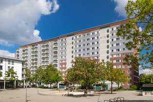 4-Raum-Wohnung mit Loggia und Aufzug in Grünau (für 5Personen-Haushalt)