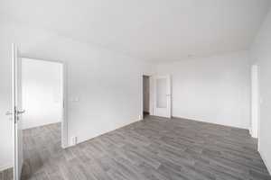 Attraktive 2-Raumwohnung sucht neuen Mieter – Hanns-Eisler-Platz 9, 39128 Magdeburg – Vorschaubild 1