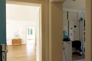 Super geschnittene, helle 4 Zimmer Wohnung mit Balkon! Neuhausen/Nymphenburg! – Nibelungenstraße 55a, 80639 Nymphenburg, München – Vorschaubild 2