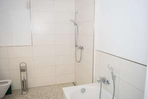 Naturnahe barrierefreie Neubau 3-Zimmer-Wohnung mit großem Balkon in Erlangen-Alterlangen – Lerchenbühl 33, 91056 Heiligenloh, Erlangen – Vorschaubild 15