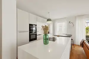 Charmante 3-Zimmer-Terrassenwohnung in Heerdt – Düsseldorf – Vorschaubild 2