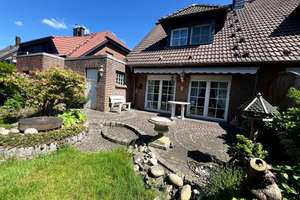 Doppelhaushälfte mit sonnigem Garten // 3-4 Schlafzimmer // Garage // in Spielstraße