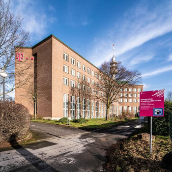 Kernsanierte Büroflächen in verkehrsgünstiger Lage mit vielen Stellplätzen | flexible Gestaltung