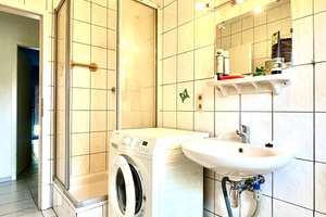 Gepflegtes Einfamilienhaus mit Terrasse, Doppelgarage und 700 M² wunderschönem Grundstück in Vacha-O – Die vollständige Adresse der Immobilie erhältst du vom Anbieter., 36404 Vacha – Vorschaubild 3