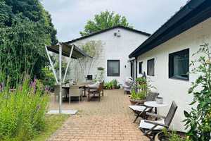 Liebevolles Einfamilienhaus mit großzügigem Grundstück in Isernhagen K.B. – Hannover (Kreis) – Vorschaubild 1
