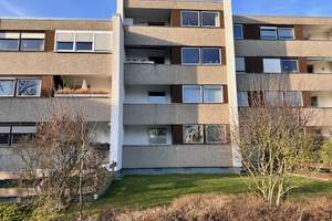 Provisionsfrei aus eigenem Bestand! 4-Zi.-Wohnung mit Balkon, Gäste-WC und Einstellplatz – Marignanestraße 9, 38444 Detmerode, Wolfsburg – Vorschaubild 2