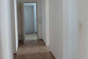 Schöne, helle 2-Zimmer-Wohnung mit Balkon – Die vollständige Adresse der Immobilie erhältst du vom Anbieter., 95679 Waldershof – Vorschaubild 2