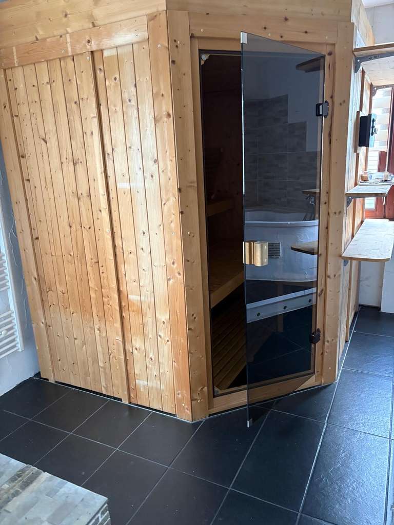 Immobilie in Sundern - Einfamilienhaus in Sundern mit Wellnesselementen im Grünen - Bild 4