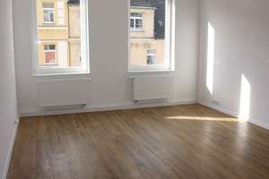 1. OG frei ab 1.6. - Gäste-WC /  moderne Bodenbeläge / Wanne + Dusche u.v.m. – Sonnenstraße 79, 9130 Sonnenberg, Chemnitz – Vorschaubild 2