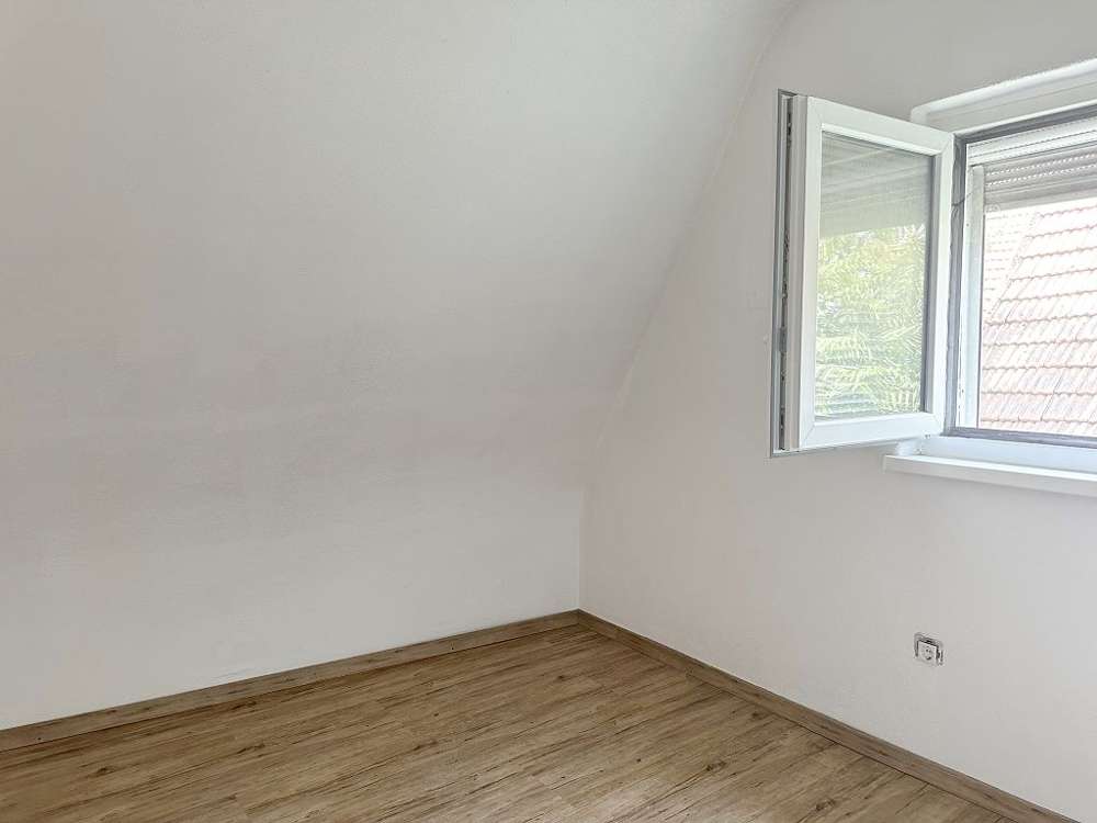 Immobilie in Böhl-Iggelheim - Spitzenpreis: Renovierungsbedürftiges Haus mit großem Grundstück, Innenhof und ausbaufähiger Scheune - Bild 0